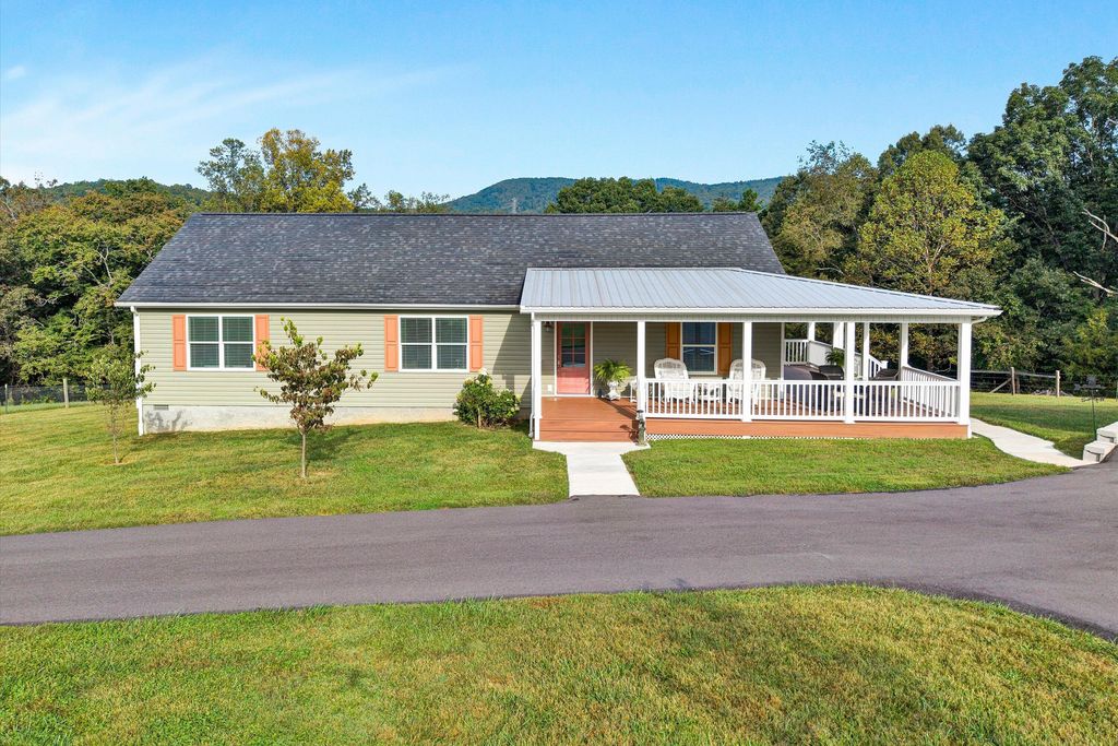 5093 Jordantown RD, Vinton, VA 24179