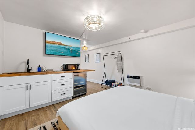 2463 Kuhio Avenue 201, Honolulu, HI 96815