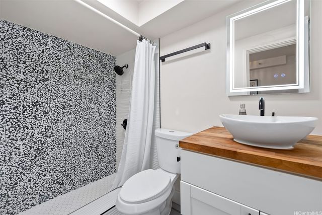 2463 Kuhio Avenue 201, Honolulu, HI 96815