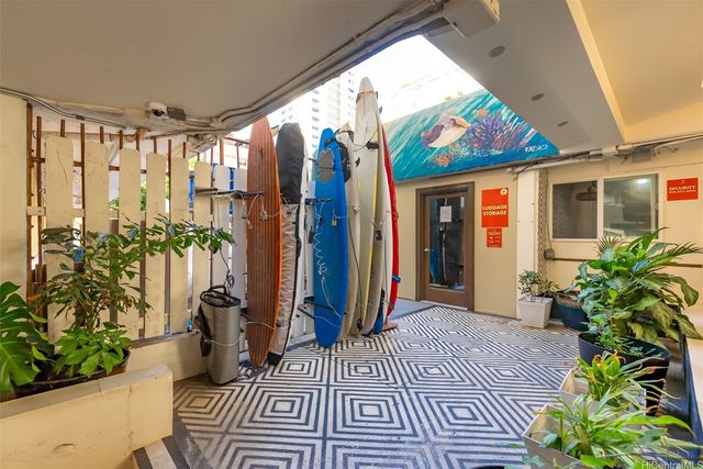 2463 Kuhio Avenue 201, Honolulu, HI 96815