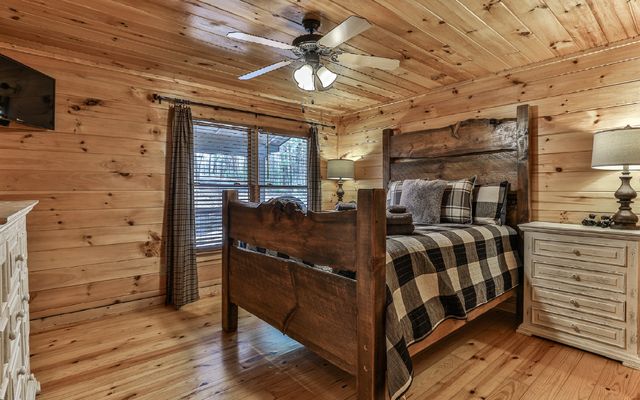 60 Clubhouse Court, Ellijay, GA 30536