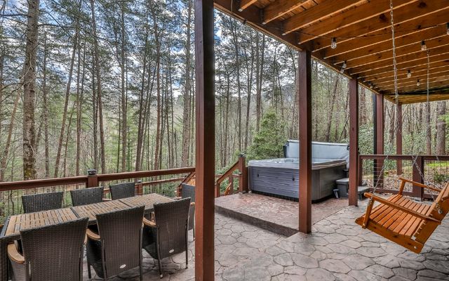 60 Clubhouse Court, Ellijay, GA 30536