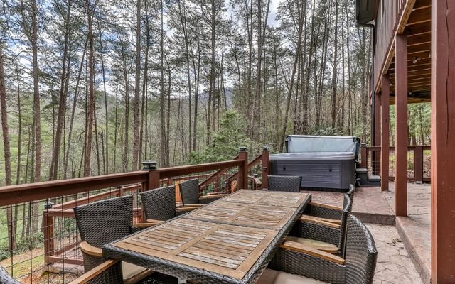 60 Clubhouse Court, Ellijay, GA 30536