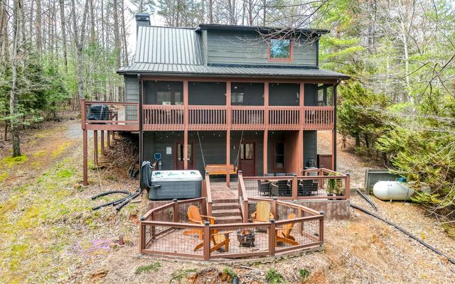 60 Clubhouse Court, Ellijay, GA 30536