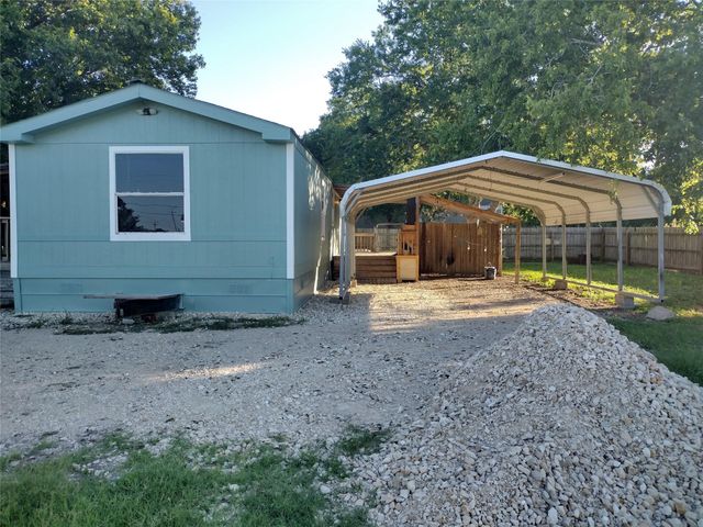 40 Church ST, Maxwell, TX 78656