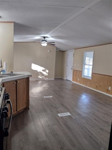 40 Church ST, Maxwell, TX 78656