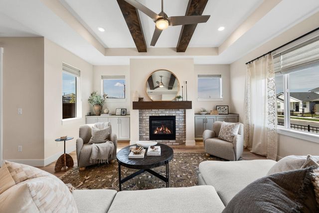 3970 NE Oakside Loop, Bend, OR 97701