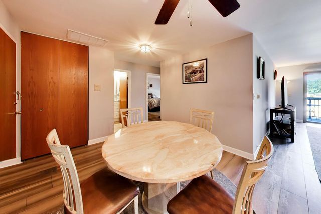 6700 S Brainard Avenue 101, Countryside, IL 60525