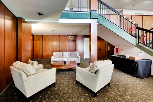 6700 S Brainard Avenue 101, Countryside, IL 60525