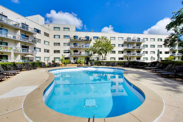 6700 S Brainard Avenue 101, Countryside, IL 60525