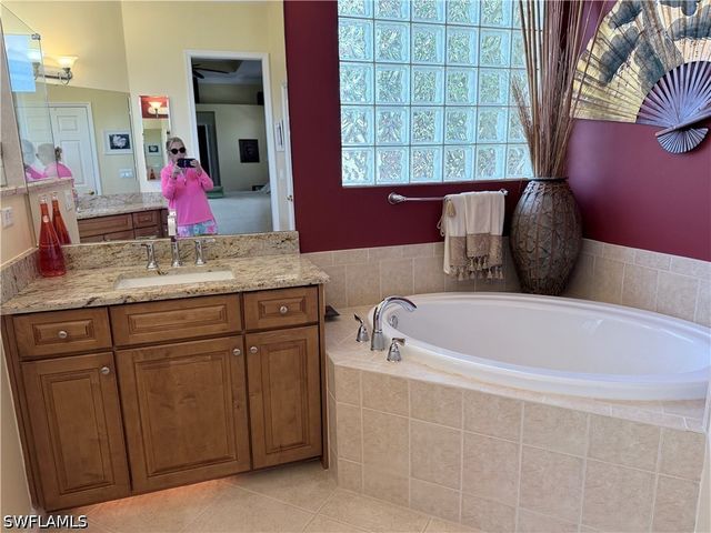 3515 Grand Cypress CT, Naples, FL 34119