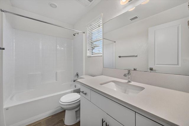3762 Greystoke, Clovis, CA 93619