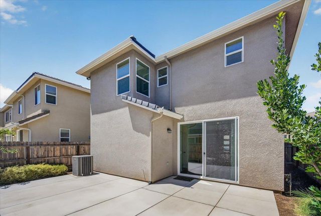 3762 Greystoke, Clovis, CA 93619