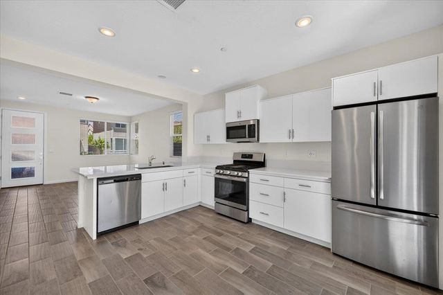 3762 Greystoke, Clovis, CA 93619