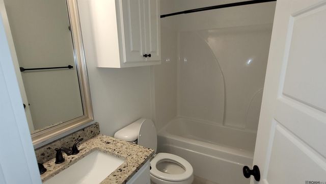 9587 South Creek Dr, Denham Springs, LA 70726