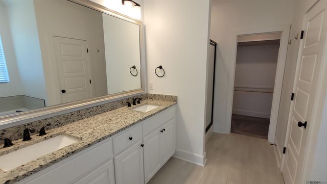 9587 South Creek Dr, Denham Springs, LA 70726