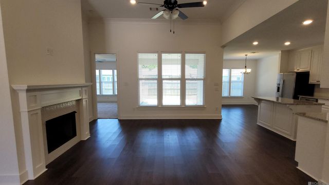 9587 South Creek Dr, Denham Springs, LA 70726