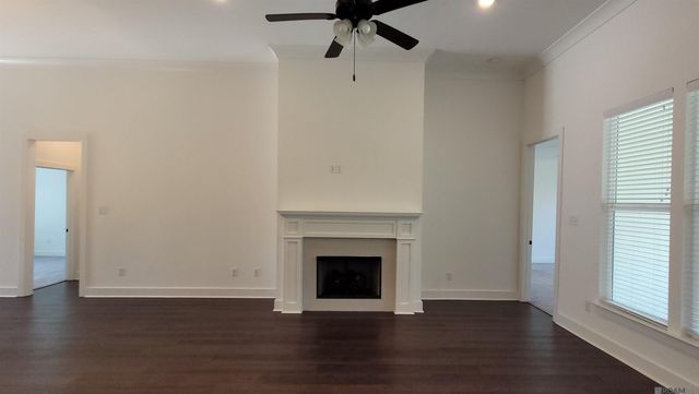 9587 South Creek Dr, Denham Springs, LA 70726