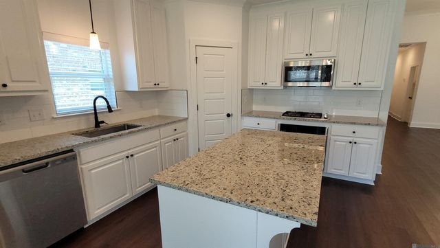 9587 South Creek Dr, Denham Springs, LA 70726