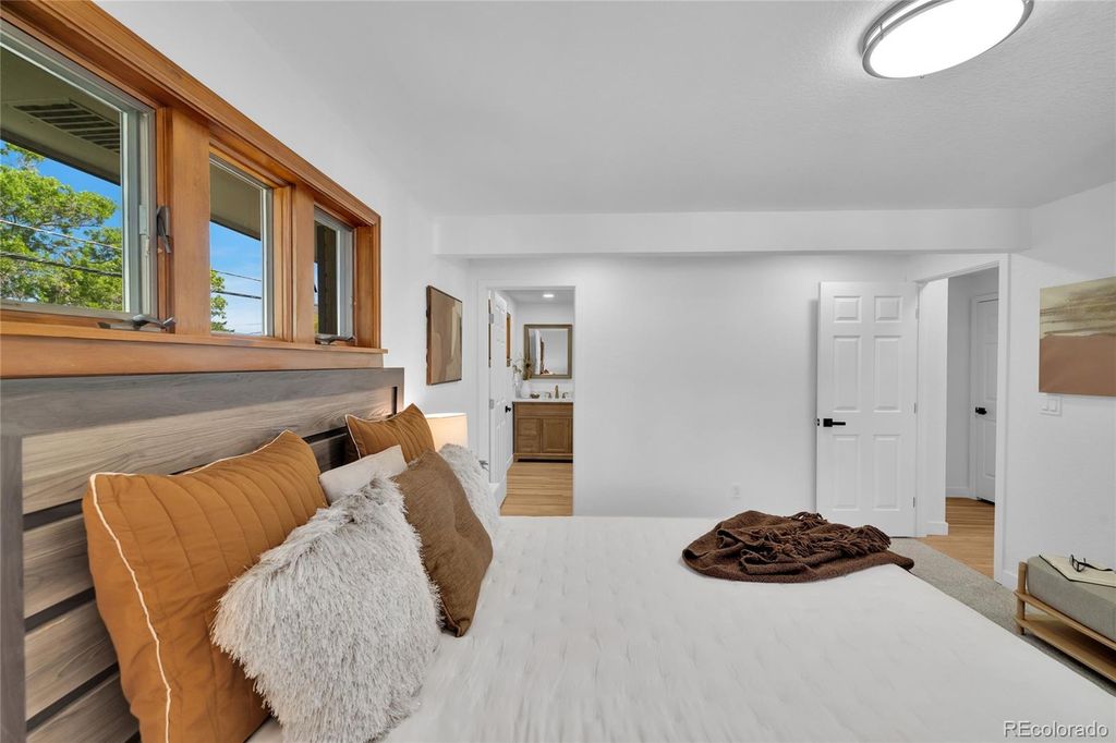 Image 22 of property listing at 6604 S Lee Court, Centennial, CO 80121