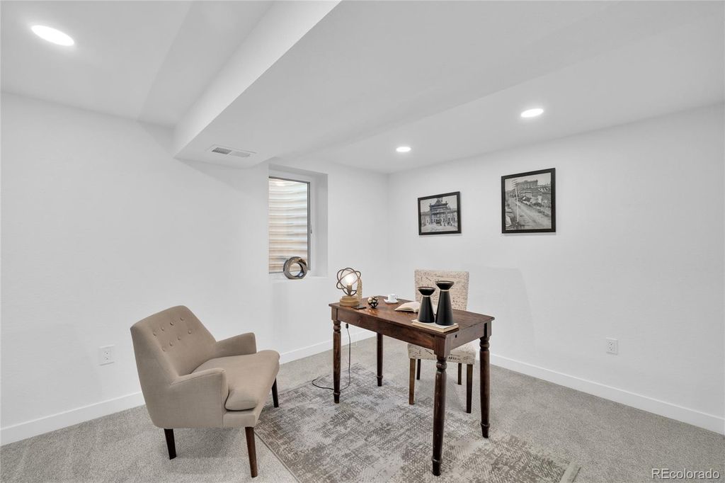 Image 33 of property listing at 6604 S Lee Court, Centennial, CO 80121