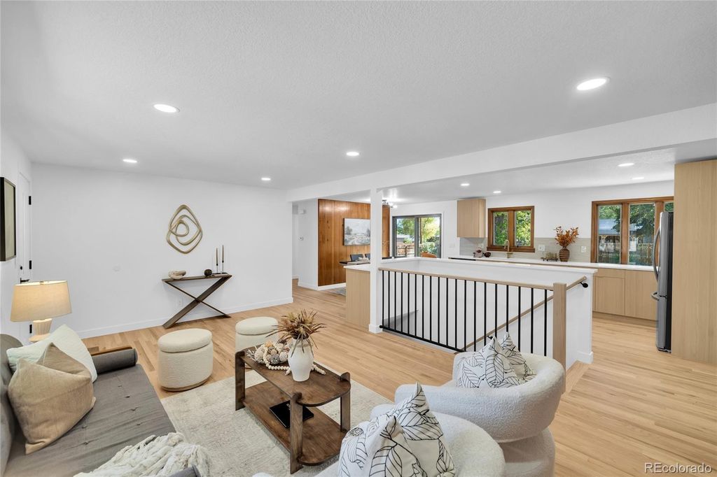 Image 6 of property listing at 6604 S Lee Court, Centennial, CO 80121