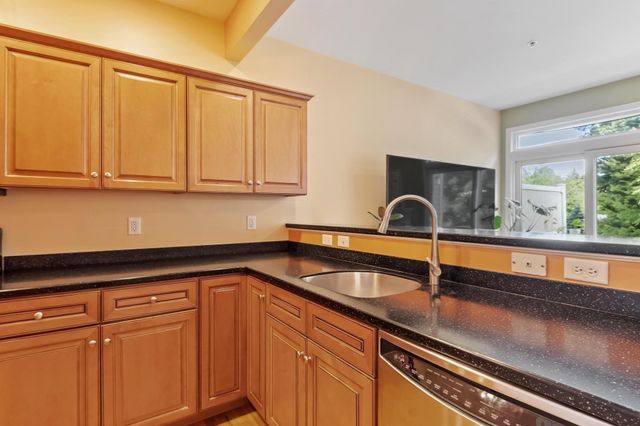 3 Robert Cir 3, Grafton, MA 01536