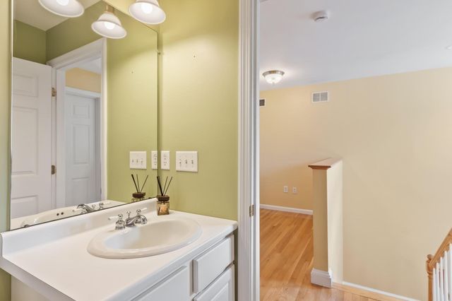 3 Robert Cir 3, Grafton, MA 01536