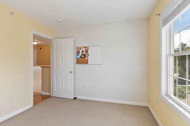 3 Robert Cir 3, Grafton, MA 01536