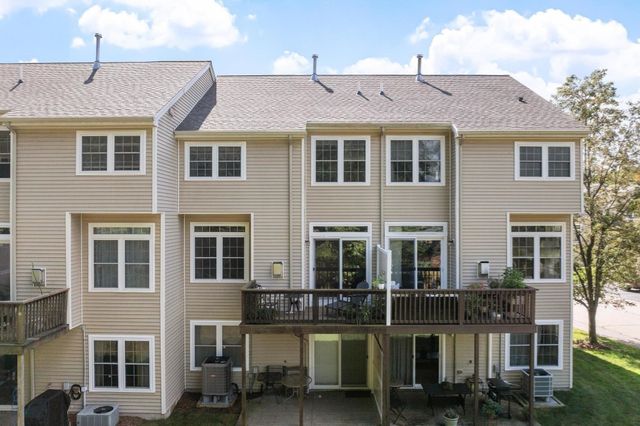 3 Robert Cir 3, Grafton, MA 01536