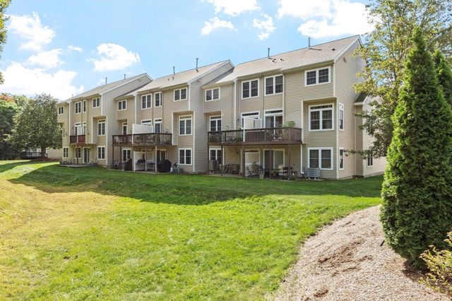 3 Robert Cir 3, Grafton, MA 01536