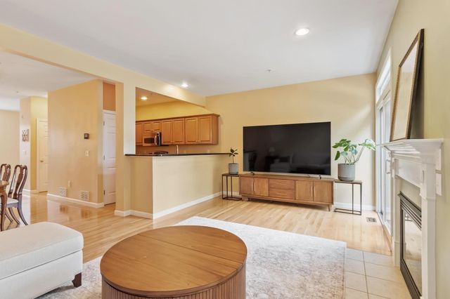 3 Robert Cir 3, Grafton, MA 01536