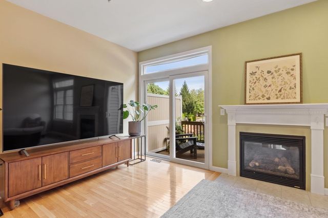 3 Robert Cir 3, Grafton, MA 01536