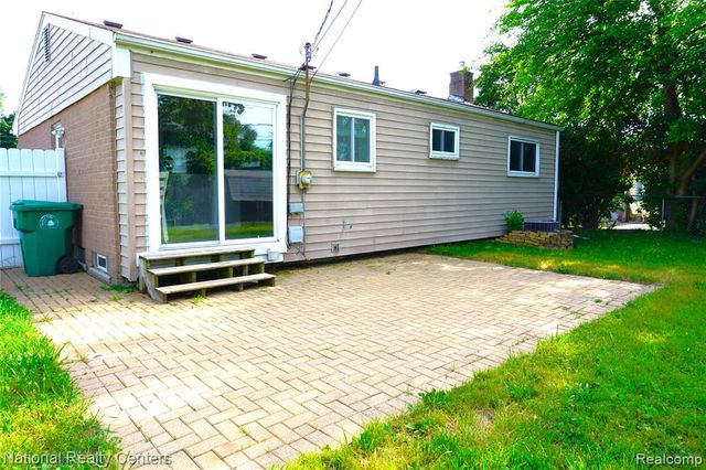 33420 Cherry Hill Road, Garden City, MI 48135