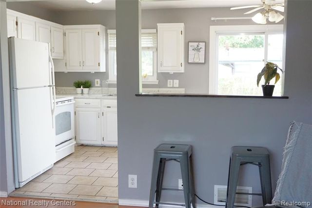 33420 Cherry Hill Road, Garden City, MI 48135