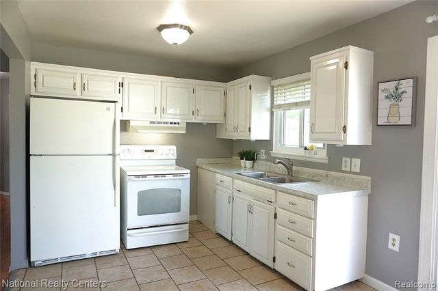 33420 Cherry Hill Road, Garden City, MI 48135