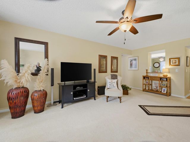6625 S Oriole Boulevard 2040, Delray Beach, FL 33446