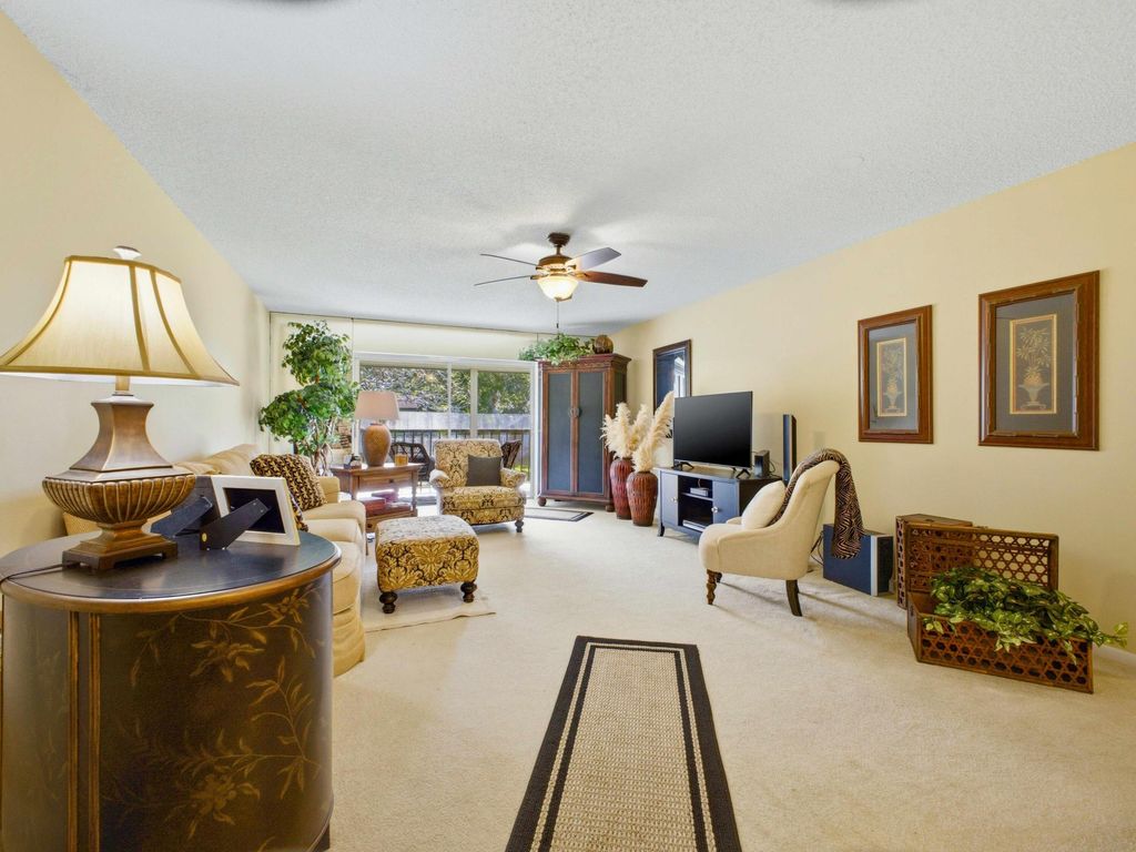 6625 S Oriole Boulevard 2040, Delray Beach, FL 33446