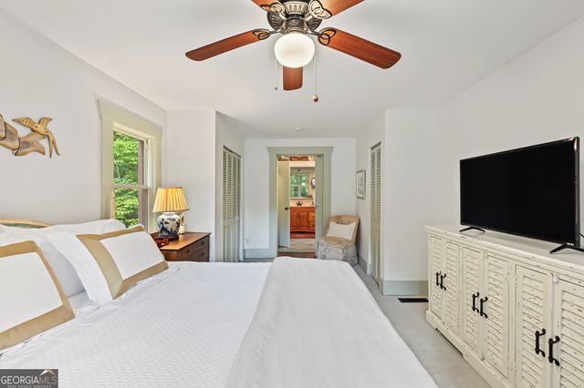 98 Pickett Hill Street, Clayton, GA 30525