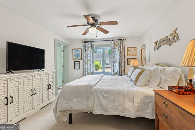 98 Pickett Hill Street, Clayton, GA 30525
