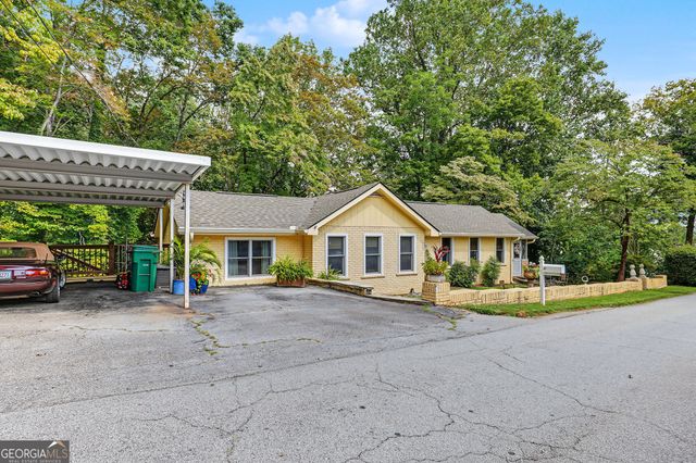 98 Pickett Hill Street, Clayton, GA 30525