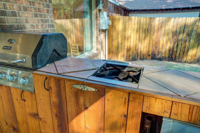 5 W Brookhollow Drive, Ransom Canyon, TX 79366