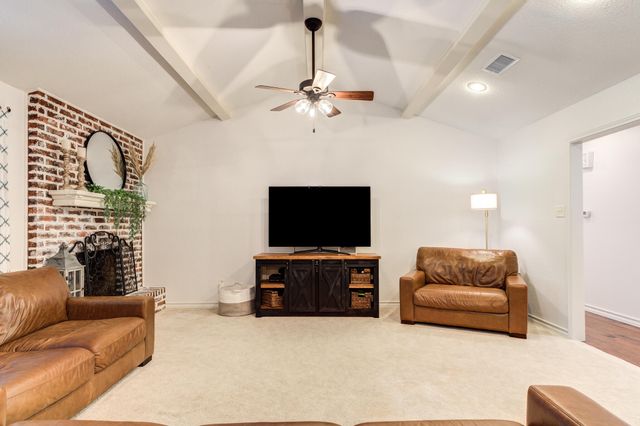 5 W Brookhollow Drive, Ransom Canyon, TX 79366