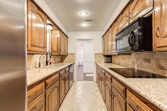 5 W Brookhollow Drive, Ransom Canyon, TX 79366