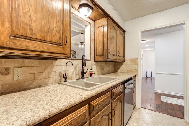 5 W Brookhollow Drive, Ransom Canyon, TX 79366