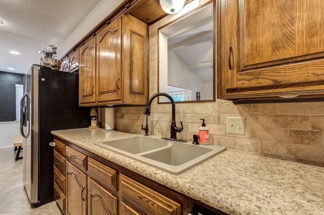 5 W Brookhollow Drive, Ransom Canyon, TX 79366