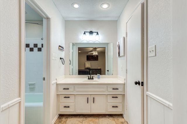 5 W Brookhollow Drive, Ransom Canyon, TX 79366