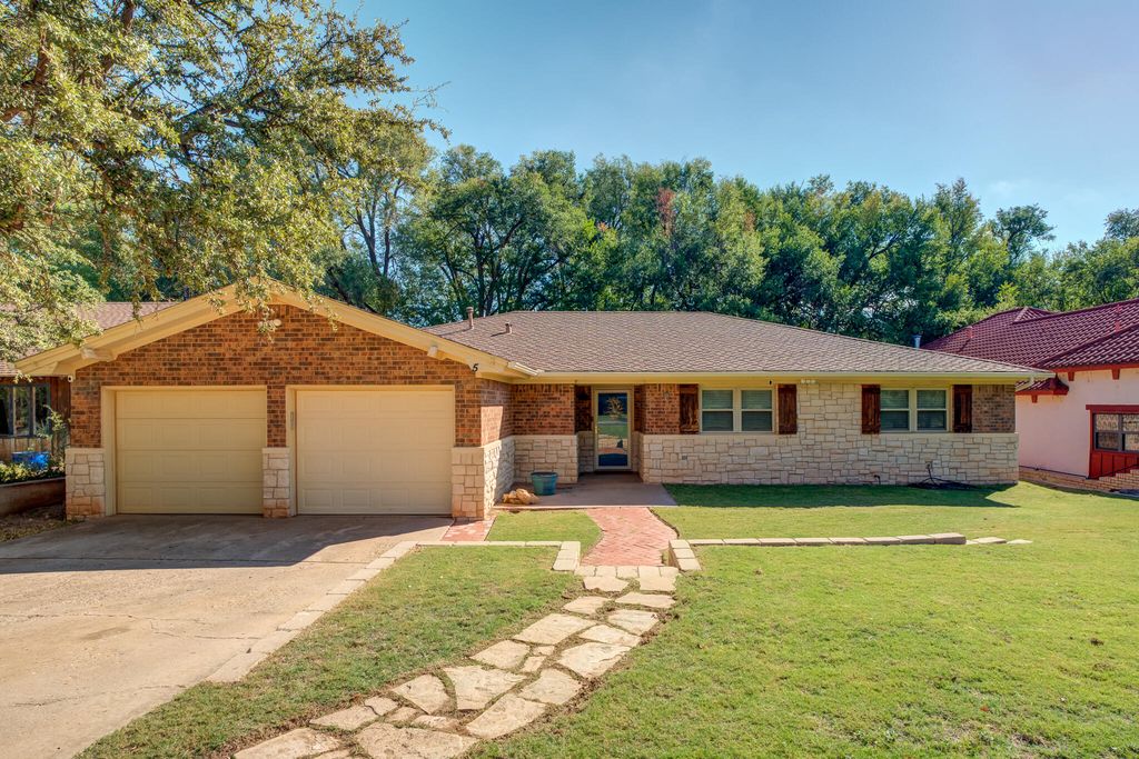 5 W Brookhollow Drive, Ransom Canyon, TX 79366