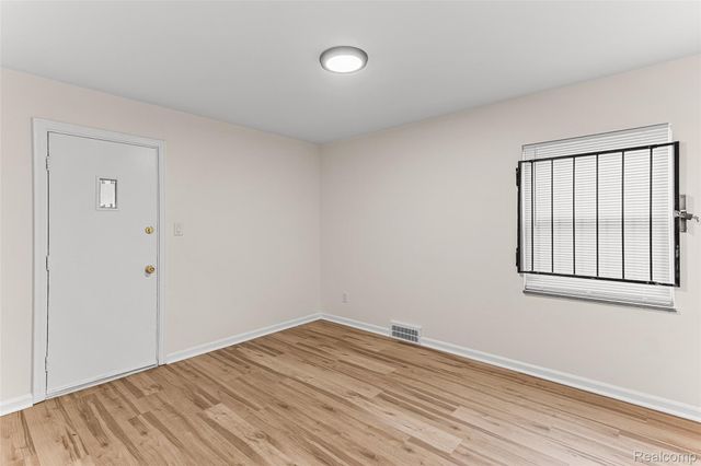 17548 Freeland Street, Detroit, MI 48235