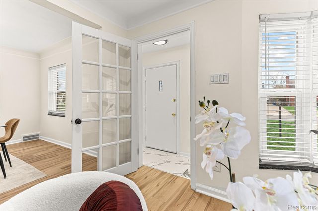 17548 Freeland Street, Detroit, MI 48235